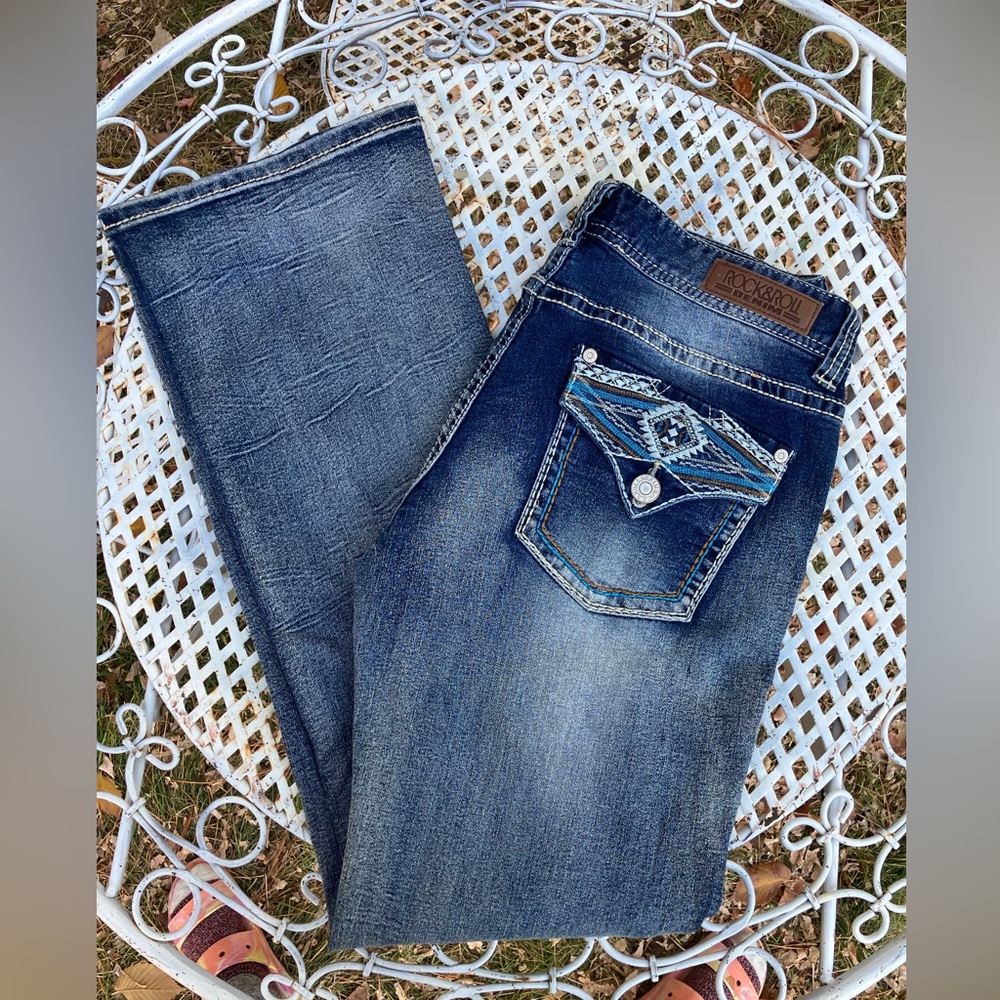 Rock&Roll Cowgirl low rise boot cut, med vintage wash, aztec embroidery, 30x32
